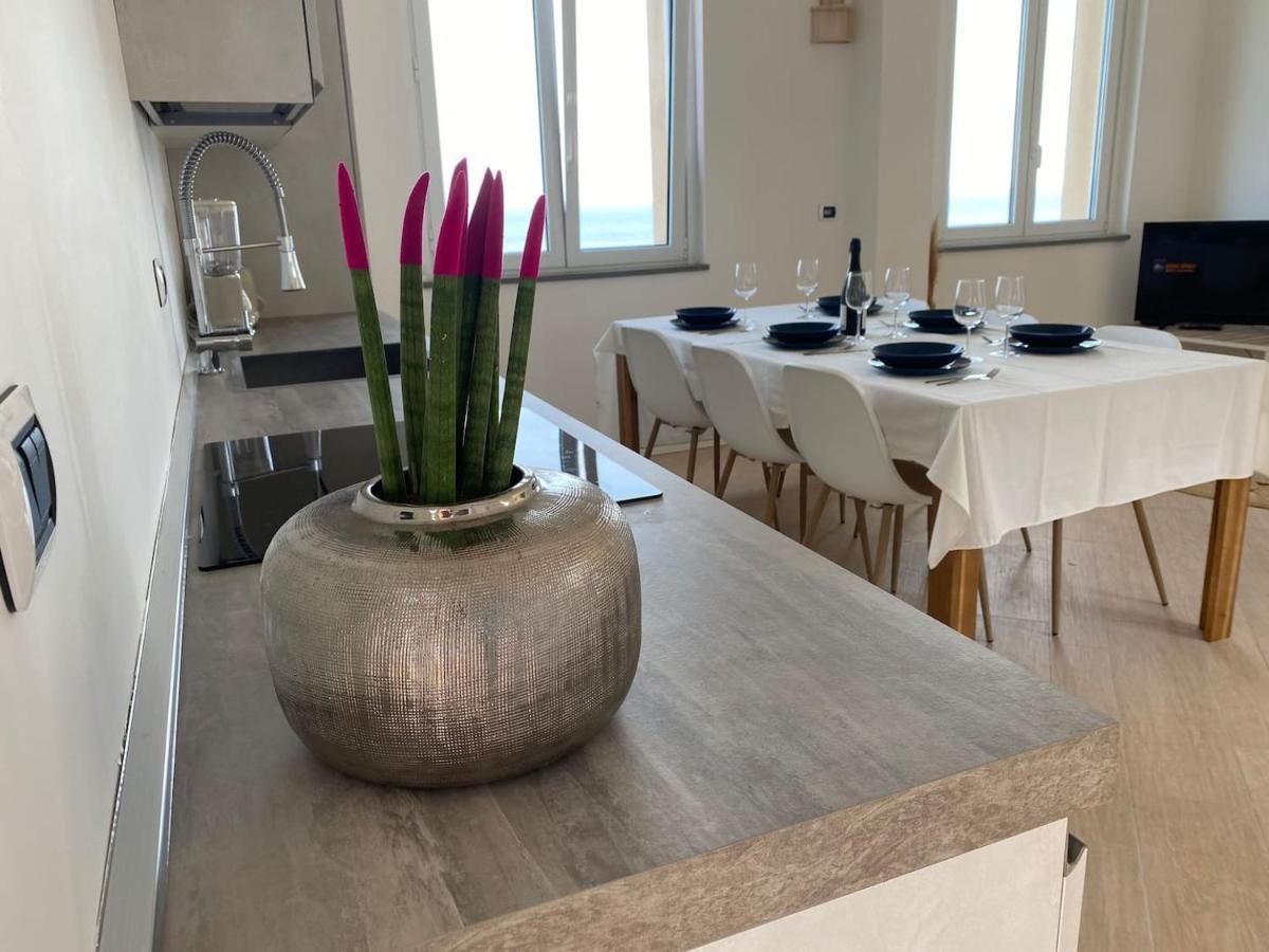 צ'רבו Incanto Sul Mare Con Enorme Terrazza E Piscina מראה חיצוני תמונה