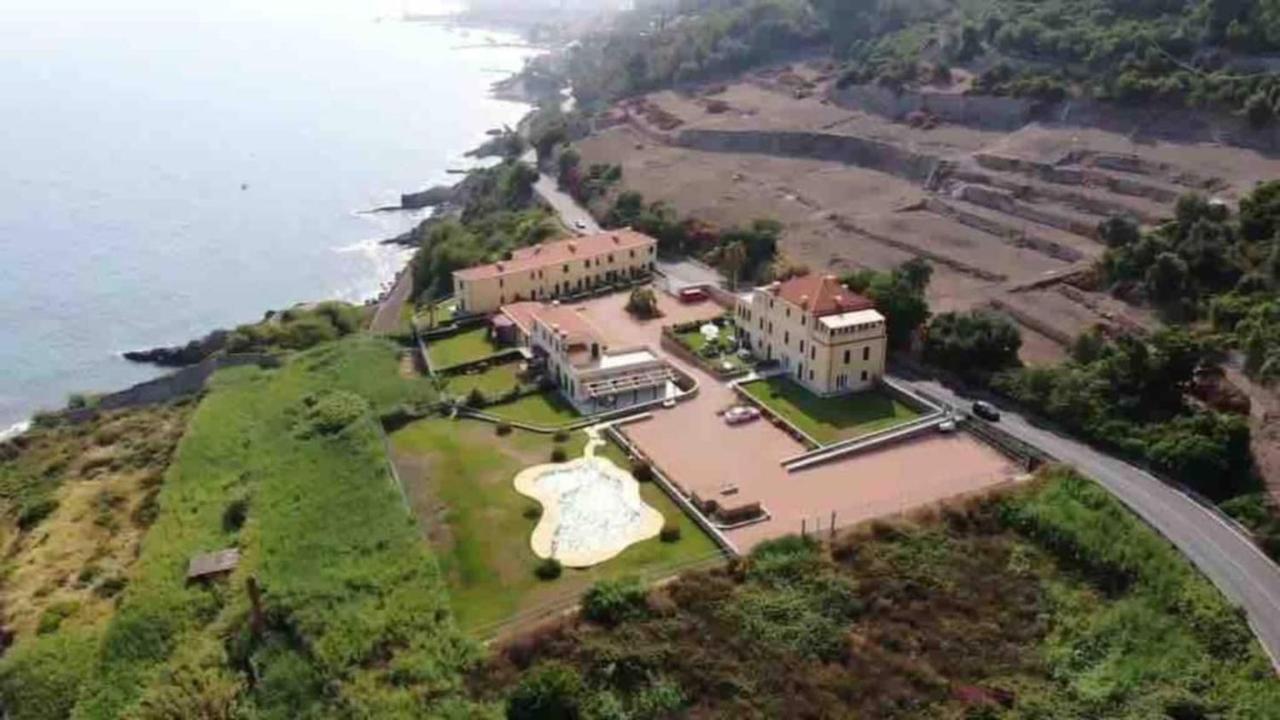 צ'רבו Incanto Sul Mare Con Enorme Terrazza E Piscina מראה חיצוני תמונה