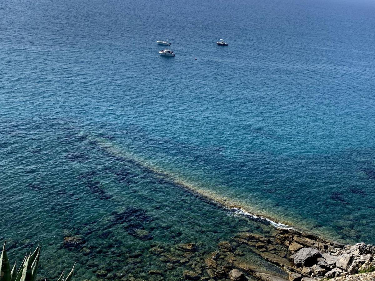 צ'רבו Incanto Sul Mare Con Enorme Terrazza E Piscina מראה חיצוני תמונה