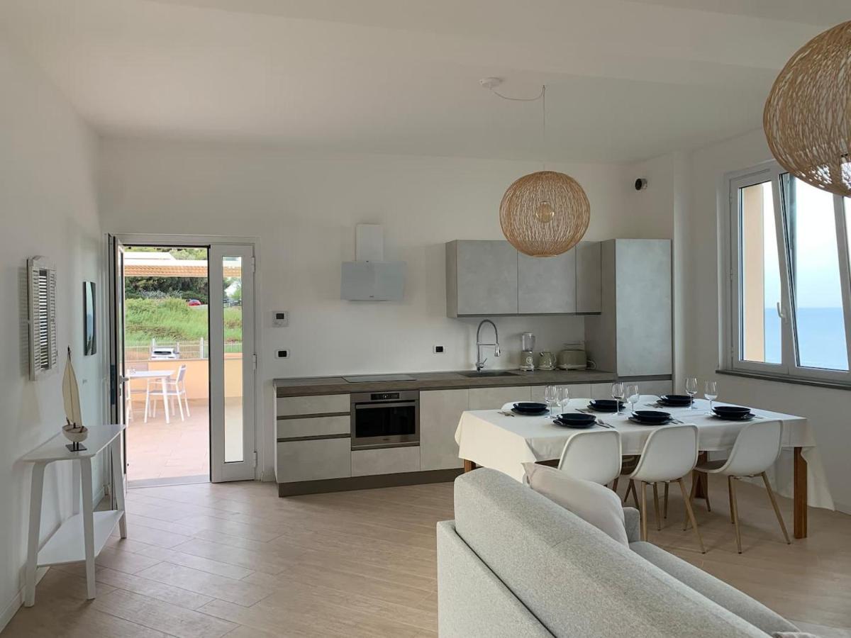 צ'רבו Incanto Sul Mare Con Enorme Terrazza E Piscina מראה חיצוני תמונה